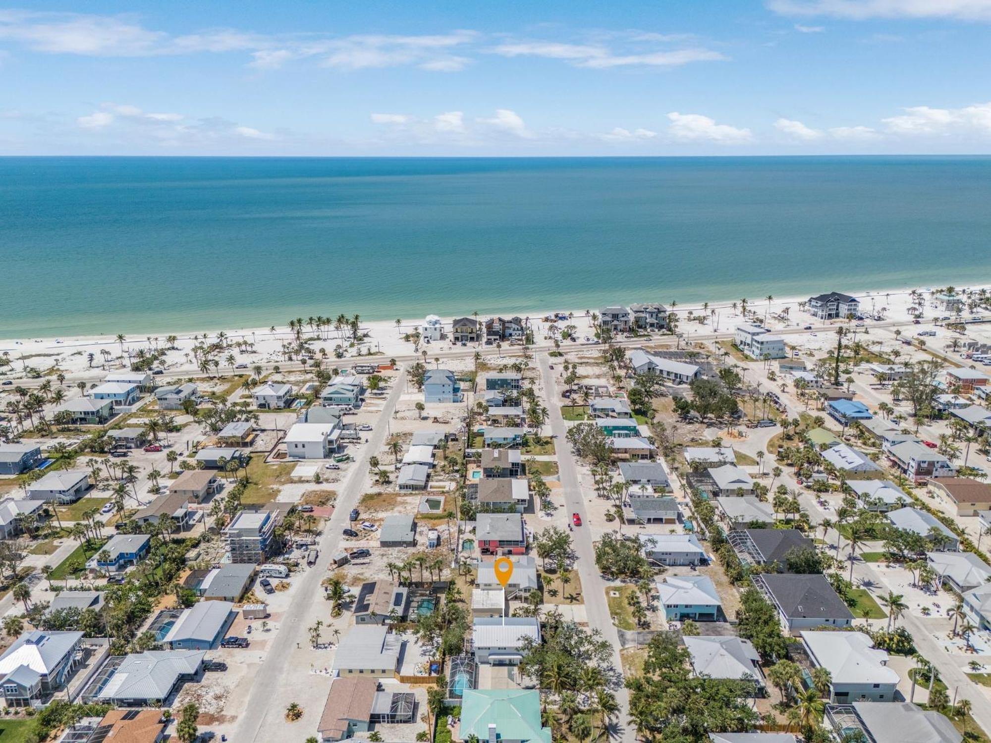 140 Barefoot Bungalow: 4Br/2Ba W/ Heated Pool! Fort Myers Beach Exterior photo